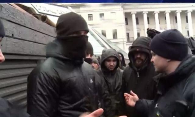 В Киеве на Майдане произошла драка, полиция провела задержания