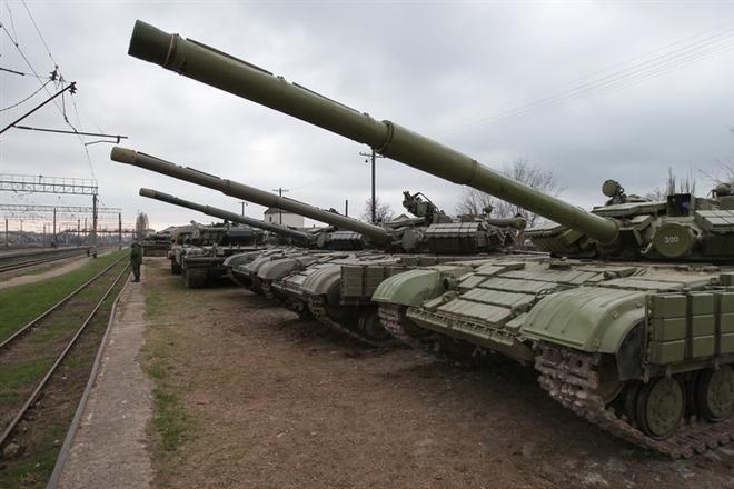 Разведка: Во время референдума в Крыму у границ Украины фиксировали авиацию и танки РФ