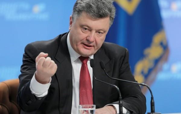 Порошенко поручил СНБО провести заседание по возвращению Крыма