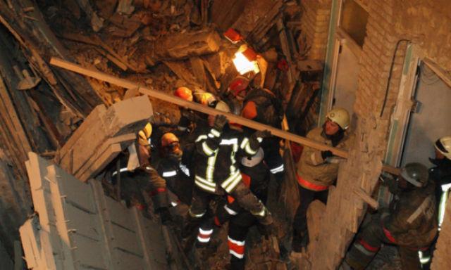 Обрушение дома в Киеве: спасатели еще сутки будут разбирать завалы
