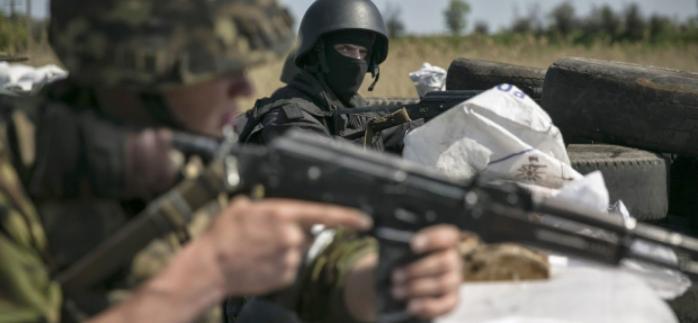 В направлениях Донецка и Мариуполя не утихает огонь боевиков: за день 26 обстрелов