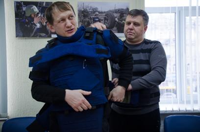 В Україні розробили бронежилет для журналістів (ВІДЕО)