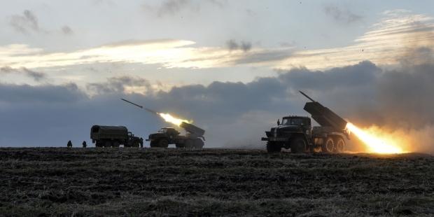 Боевики открыли огонь из «Градов» по украинским военным (ВИДЕО)