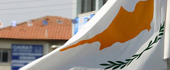 На Кипре чиновник пожаловался президенту на слишком большую зарплату
