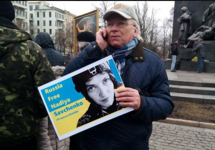 В Харькове и Одессе активисты проводят акции в поддержку Савченко