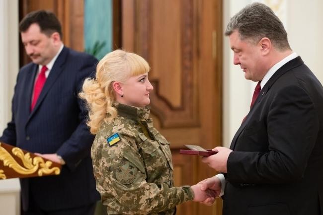 Порошенко 4 марта вручил госнаграды украинкам