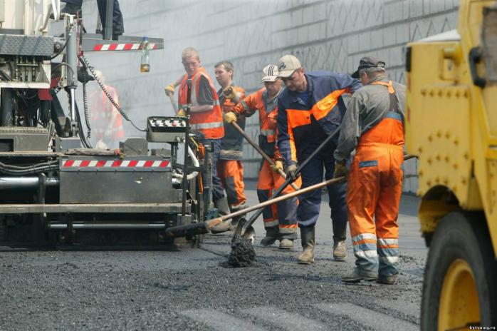 Кабмин 14 марта утвердит перечень дорог для ремонта