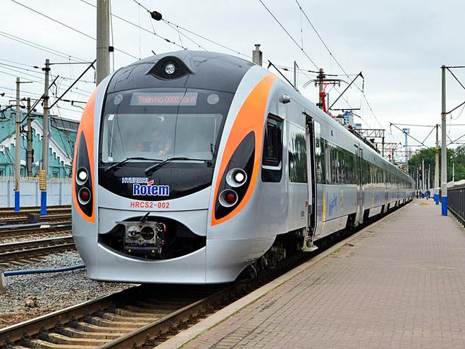 РФ отказалась от поездов в Украину, но хочет нарастить пассажиропоток в Крым