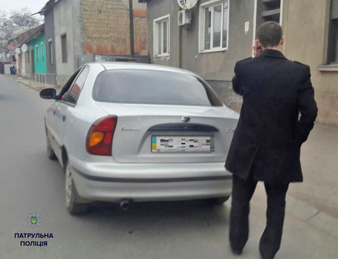 В Мукачево полицейские задержали за рулем авто пьяного прокурора