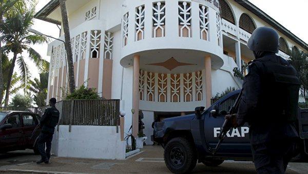 Неизвестные напали на отели в Кот-д’Ивуаре, погибли 15 людей