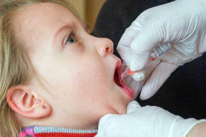 В Україні дітей прищеплювали від поліомієліту вакциною, яку в усьому світі вилучатимуть з 1 квітня