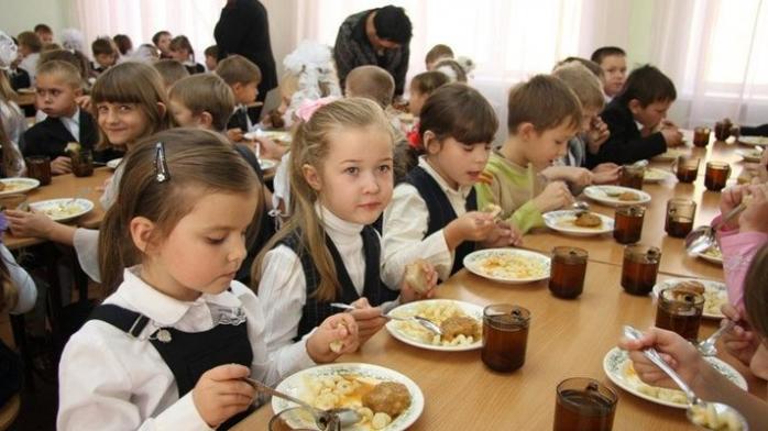 На Донбасі посадовці розікрали 8,5 млн грн, призначених для шкіл