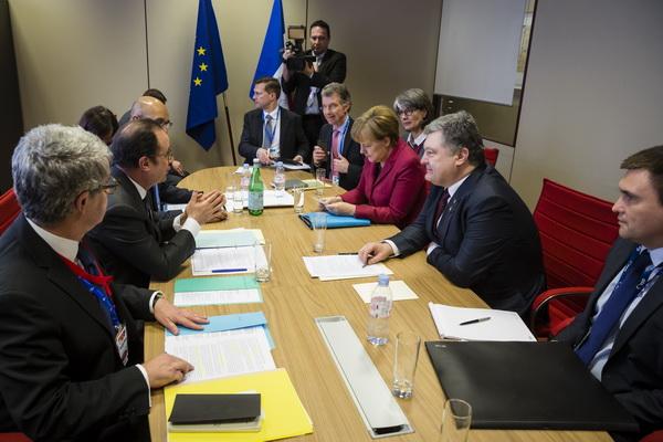 У Порошенко сообщили о результатах брюссельских переговоров с Меркель и Олландом