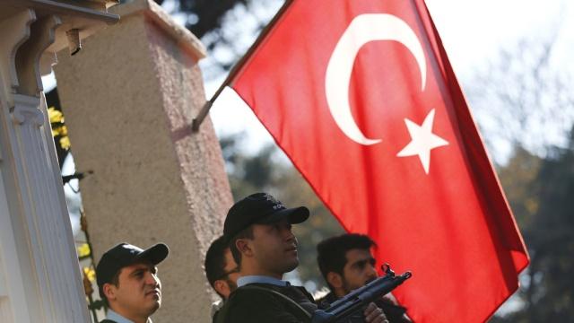 Стрілянина в Анкарі: поліцейський убив колегу і ще одну особу — ЗМІ