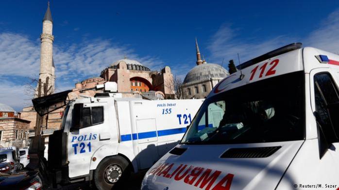 В Стамбуле прогремел взрыв, есть жертвы (ФОТО)