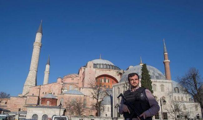 Теракт в Стамбуле: полиция задержала подозреваемого
