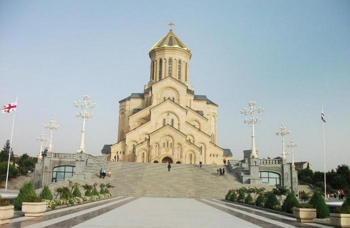 В Тбилиси загорелся главный кафедральный собор Грузинской православной церкви