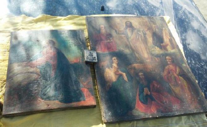 Из Луганщины в Россию пытались вывезти старинные иконы (ФОТО)