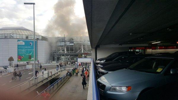 Число жертв взрывов в аэропорту Брюсселя возросло до 17