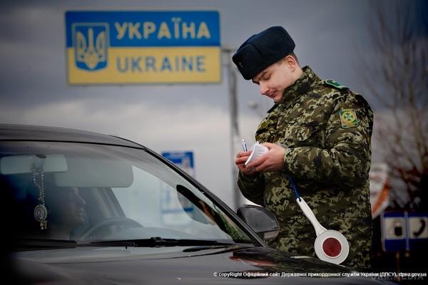 Ще трьом кримським татарам заборонили в’їзд до анексованого Криму