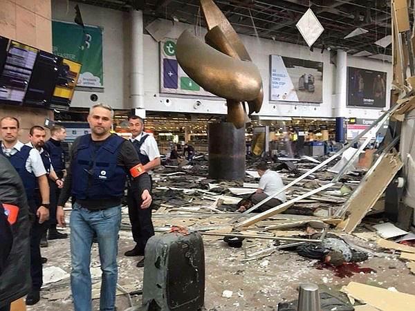 Кількість жертв терактів у Брюсселі сягнула 34, в аеропорту знайдено зброю — ЗМІ