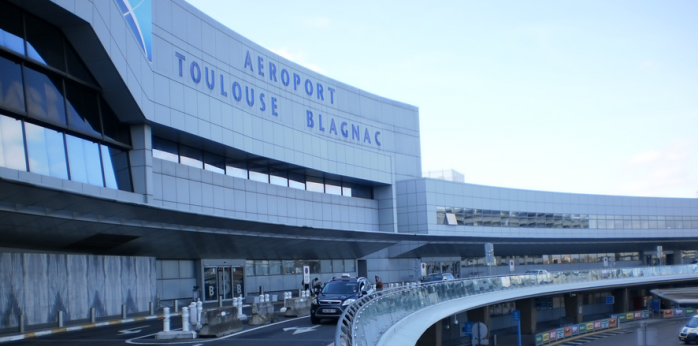 Во Франции в аэропорту Тулузы проходит эвакуация