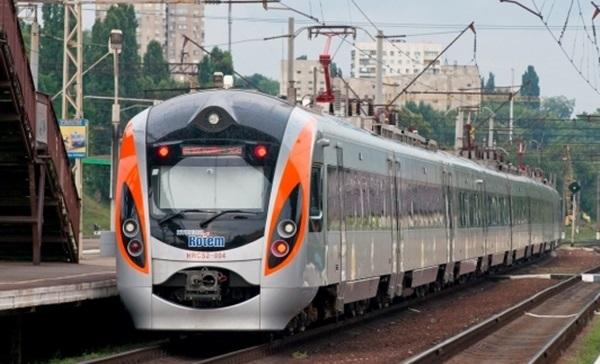 Пассажиров поезда «Интерсити» эвакуировали из-за минирования