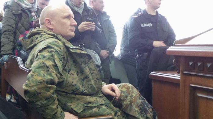 Суд отменил домашний арест подозреваемому в погромах российских банков в Киеве
