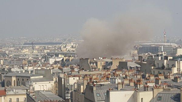 Париж снова потряс взрыв (ФОТО, ВИДЕО)