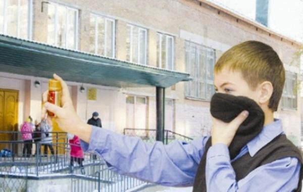В Виннице эвакуировали школу из-за первоапрельской шутки ученика с перцовым спреем
