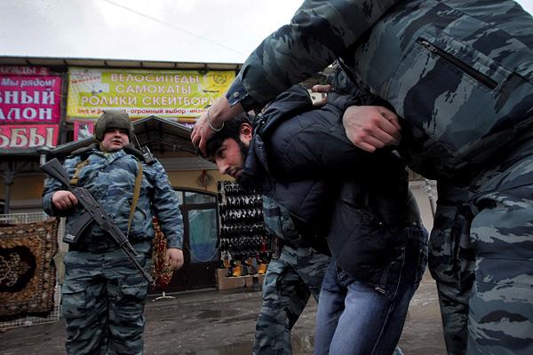 У Криму спецслужби РФ затримали 35 кримських татар