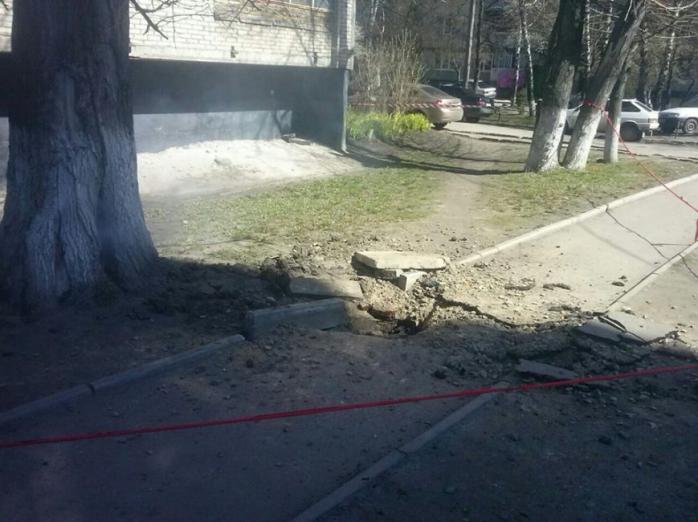 У Львові під землею вибухнув невідомий предмет (ФОТО)