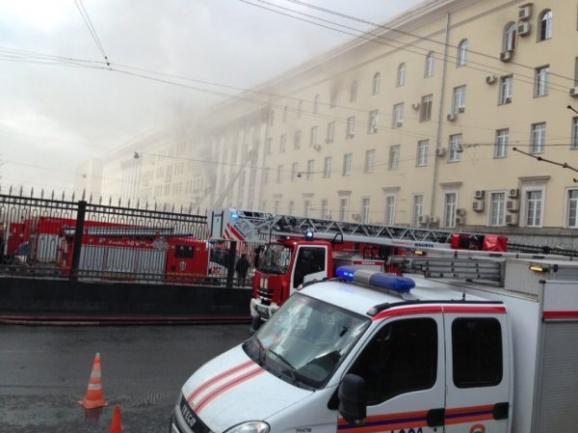 У Москві горить будівля Міноборони РФ (ФОТО, ВІДЕО)