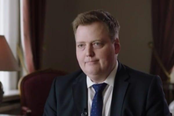 Премьер-министр Исландии прервал интервью после вопроса о его офшоре (ВИДЕО)