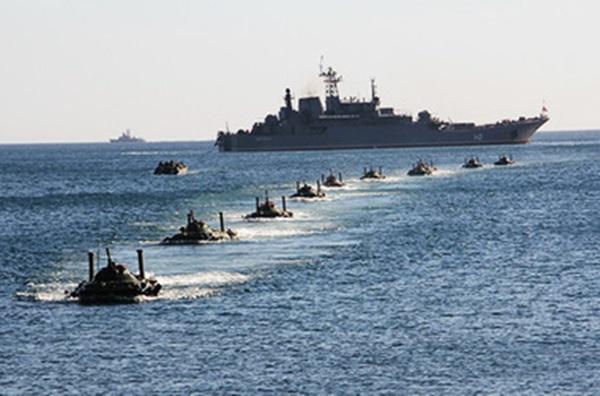 Росія відпрацьовує в анексованому Криму знищення кораблів НАТО — розвідка
