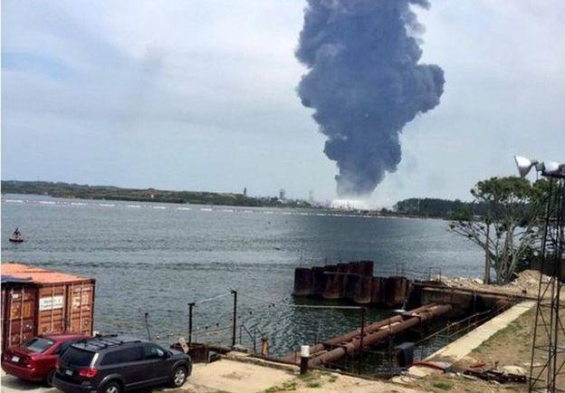 Взрыв на нефтезаводе в Мексике унес три жизни, 136 человек ранены (ФОТО, ВИДЕО)