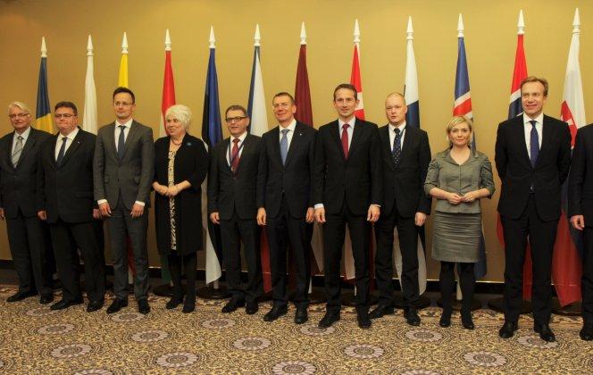 Главы МИД 12 стран Европы призвали немедленно ввести безвизовый режим с Украиной