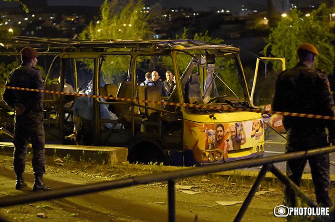 В Армении подорвали пассажирский автобус, есть жертвы (ВИДЕО)