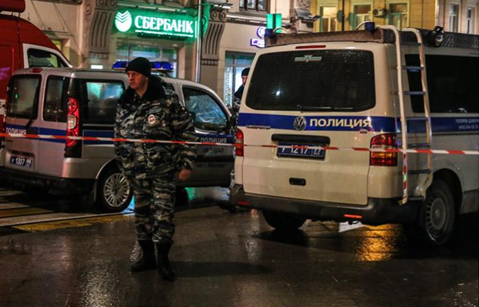В РФ на зупинці громадського транспорту вибухнула граната, є жертви