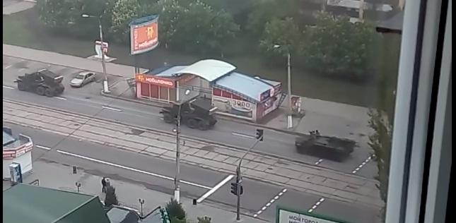 В Луганске зафиксировали движение колонны артиллерии боевиков (ВИДЕО)