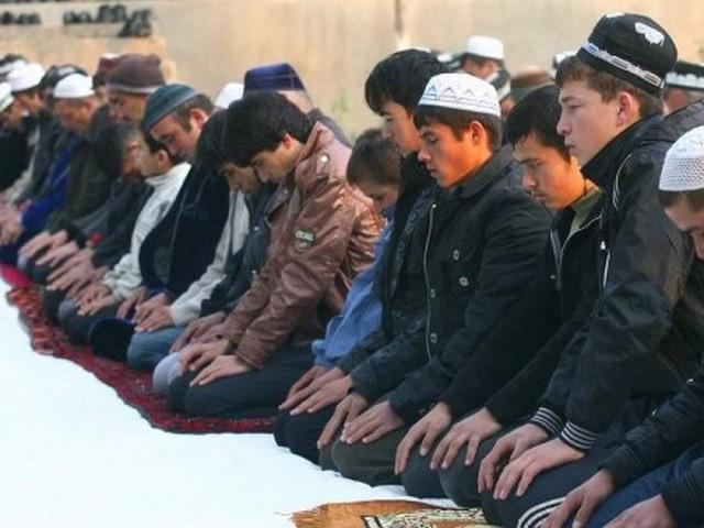 В крымской мечети пытались задержать более 100 мусульман