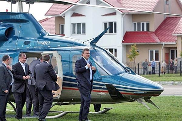 СМИ: За границей продается вертолет Януковича (ФОТО)