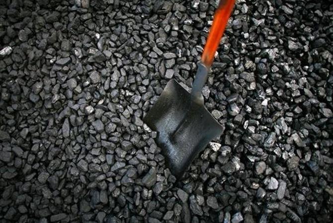 Україна офіційно закуповує вугілля у бойовиків