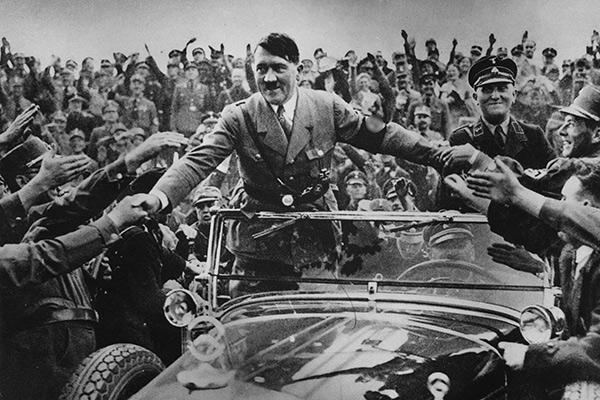 В Нью-Йорке «Молящегося Гитлера» продали за 17 млн долларов (ФОТО)
