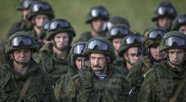 Російських військових утримують на Донбасі, погрожуючи втратою виплат і пільг