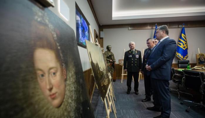 Одесские пограничники обнаружили 17 картин, украденных из музея в Италии (ФОТО, ВИДЕО)
