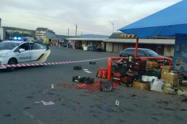 На рынке в Мукачево произошла стрельба, есть раненые (ФОТО)