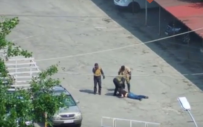 Появилось видео с места взрыва на автостоянке в Киеве