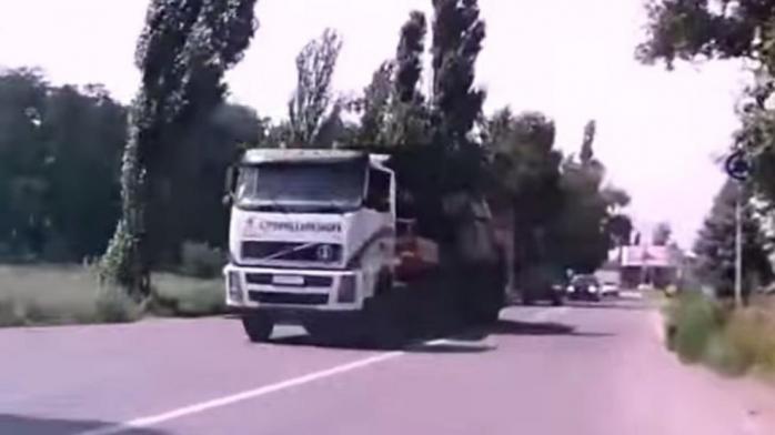 Появилось видео перевозки «Бука» в день катастрофы МН17 на Донбассе