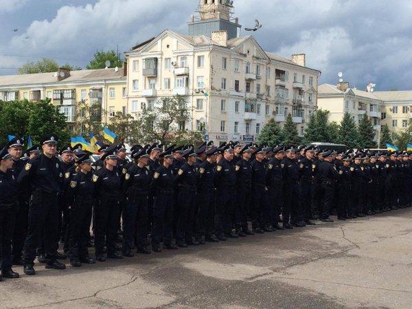 Патрульная полиция Краматорска и Славянска приняла присягу (ФОТО)
